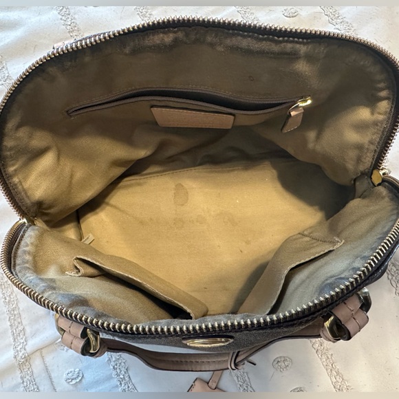 Women’s Coach handbag - Picture 5 of 9